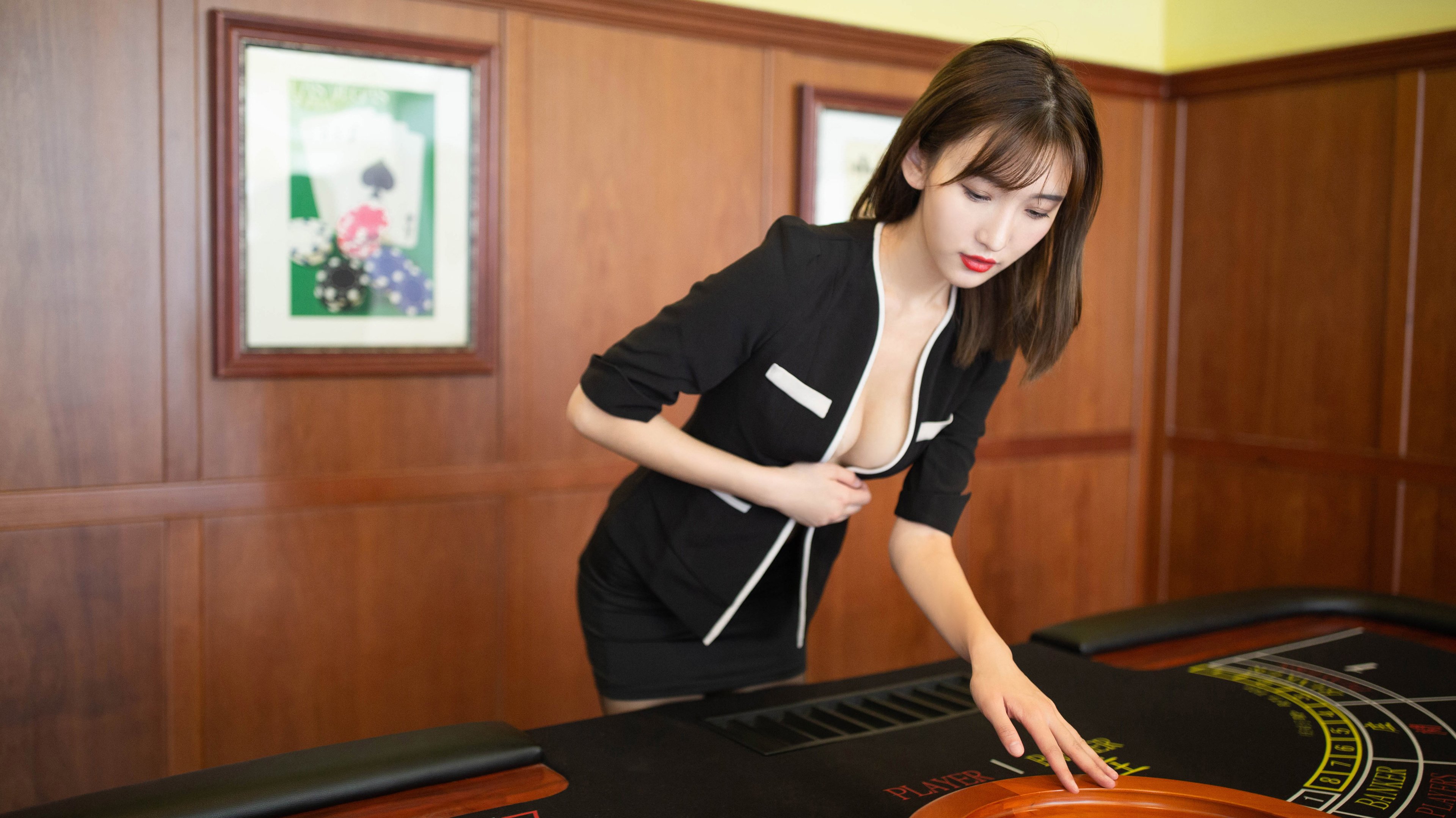 爱游戏娱乐网址-德国女子公路赛选手在比赛中获得第十二名，德国女子田径运动员alica schmidt